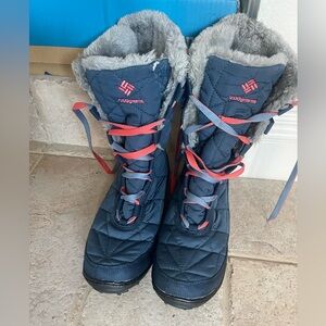 Columbia kids snow boots. Size Youth 3.
